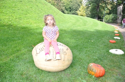 Greta at the Ludwigsburg Pumpkinfest2
